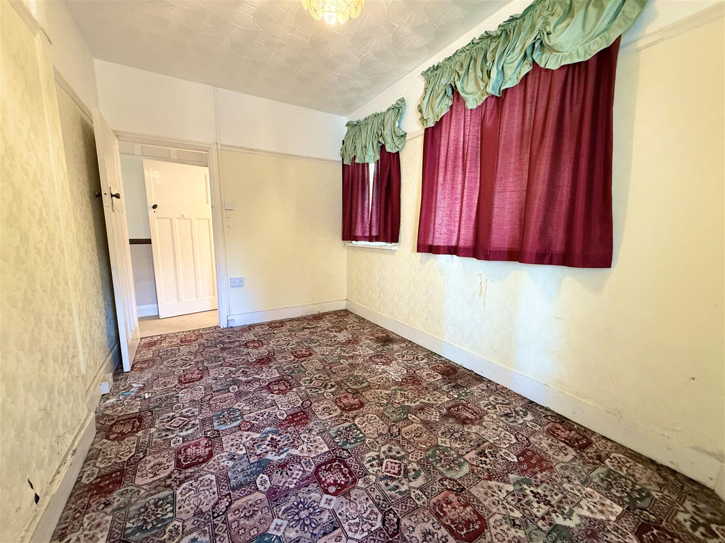 Lon Cae Banc, Sketty, Swansea, SA2 9EF